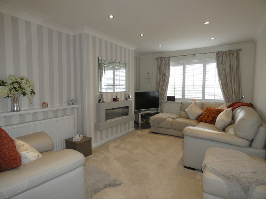 Lounge- click for photo gallery